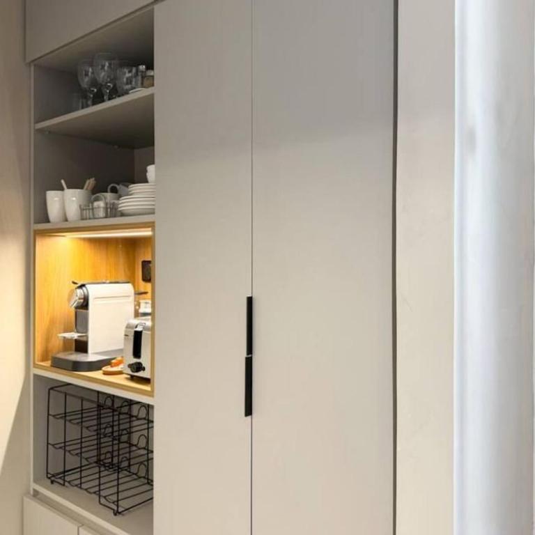 | Moderno en Av. Libertador | Seguridad 24hs | - Apartamento Superior - 18