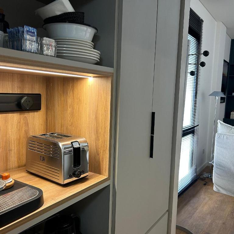 | Moderno en Av. Libertador | Seguridad 24hs | - Apartamento Superior - 21