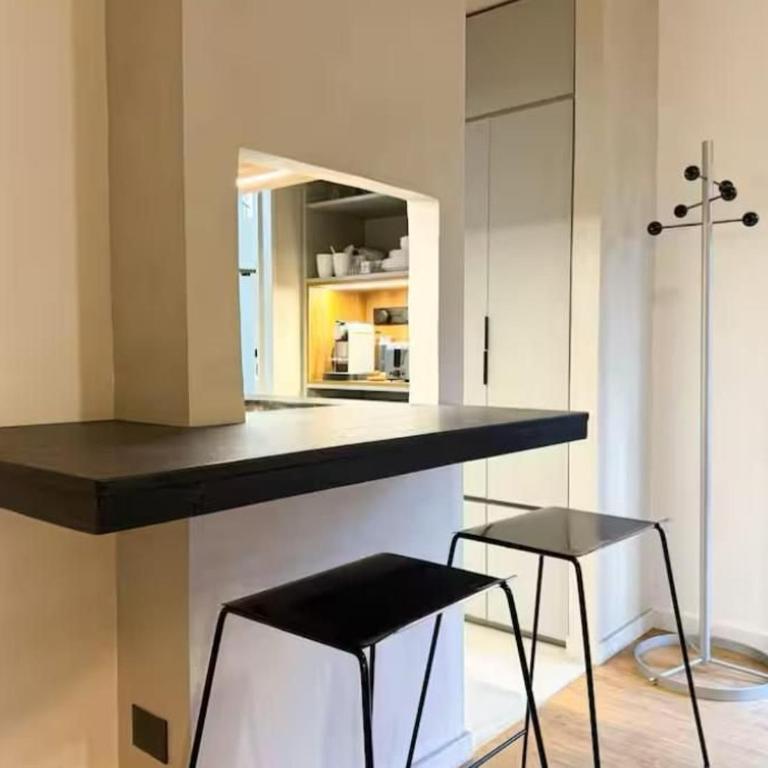 | Moderno en Av. Libertador | Seguridad 24hs | - Apartamento Superior - 36