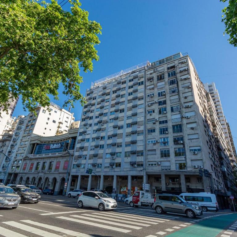 | Moderno en Av. Libertador | Seguridad 24hs | - Apartamento Superior - 44