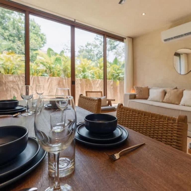 Stylish 2BR Jungle Retreat with Plunge Pool & Rooftop - Apartamento - 8