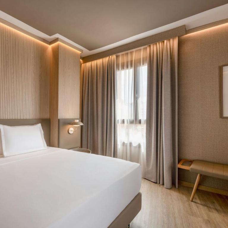 AC Hotel by Marriott Cartagena - Habitación Doble con cama grande con vistas a la ciudad - 3