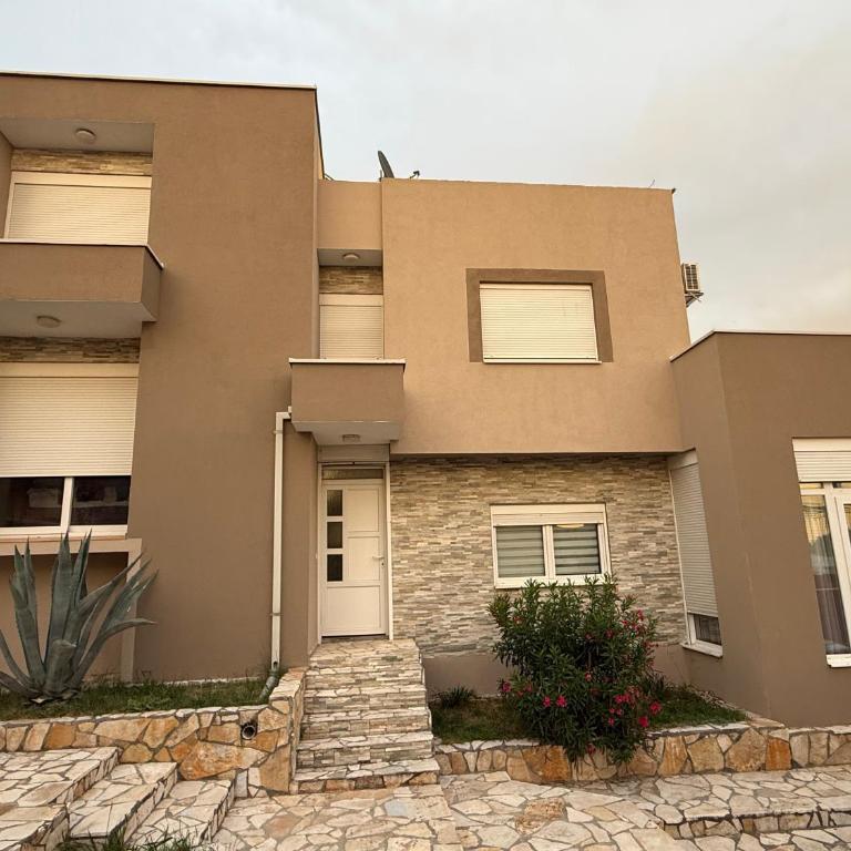 Villa Nadia - Villa - 2
