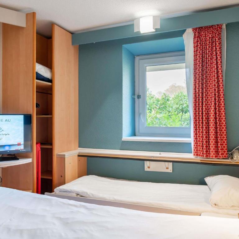 ibis Antibes Sophia-Antipolis - Chambre Standard avec 1 Lit Double et 1 Lit Simple - 4