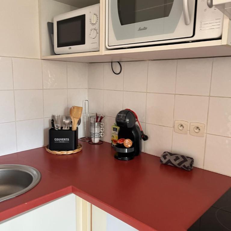 F2 moderne, proche gare, terrasse et parking prive - Appartamento con 1 Camera da Letto - 15