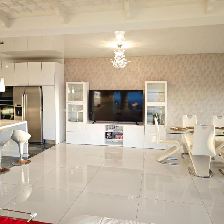 Modern Panoramic Villa with Pool & Terrace - Casa de 3 dormitorios - 5