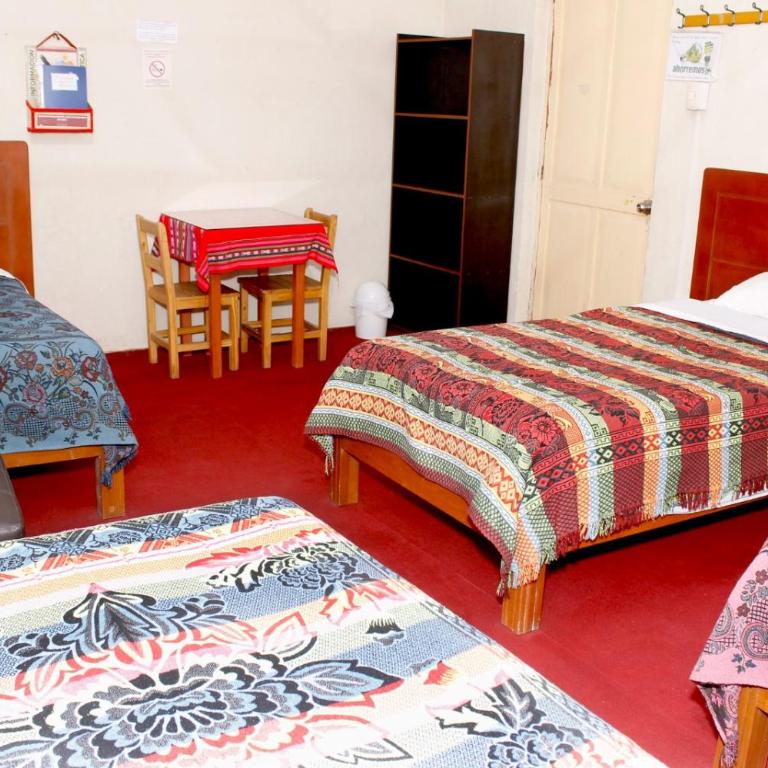 Hostel Fuentes - Habitación Cuádruple Económica con baño compartido - 6