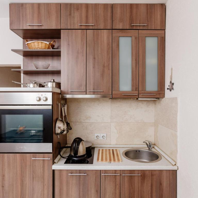 Celine's Place By The Sea - Studio Apartment with Sea View - 22
