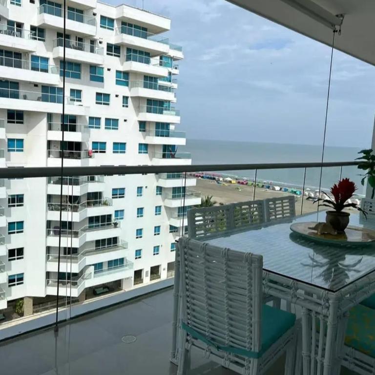 Apartamento en Morros cartagena, salida a la playa, piscinas - Apartamento de 3 dormitorios - 2