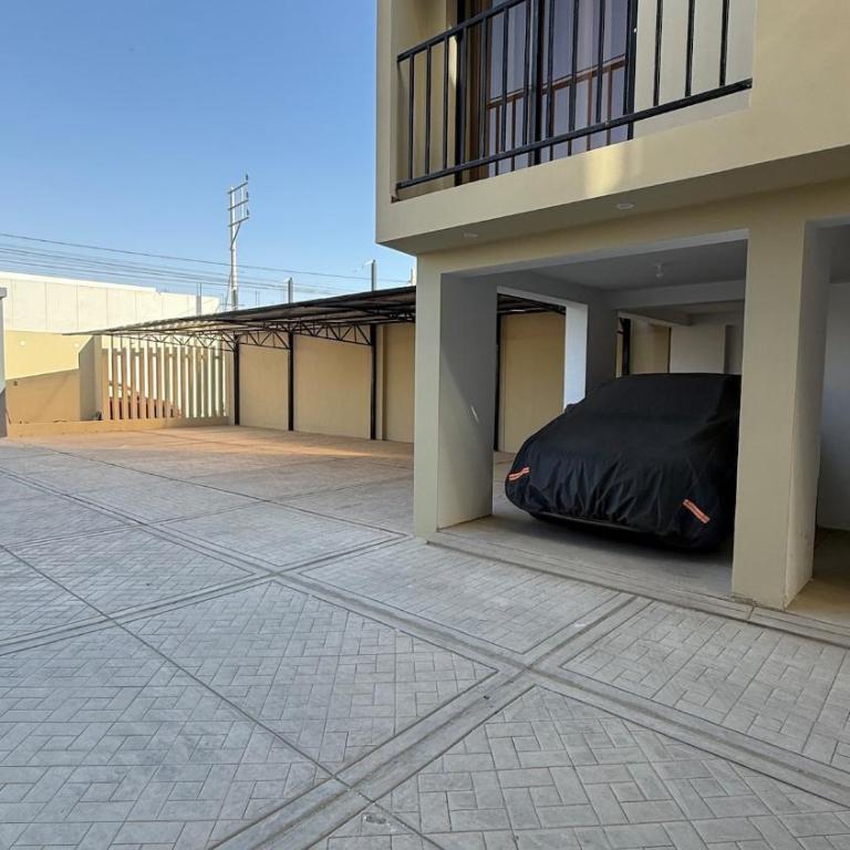Apartamento de 3 habitaciones, Cocina Americana y Salón Moderno - Three-Bedroom Apartment - 20