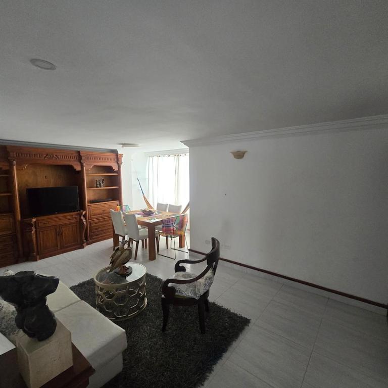 Beautiful apartment in Crespo, Cartagena - Two-Bedroom Apartment - 4