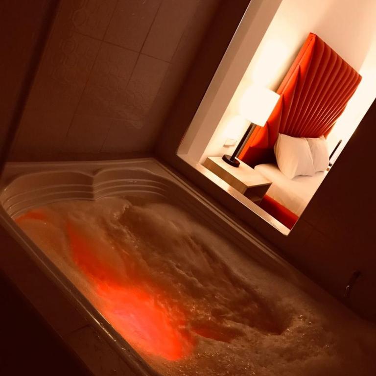 Hotel,Medellin,Opera,Entertaiment,Only adults,Turismocolombia-fit - Habitación Doble con bañera de hidromasaje - 5