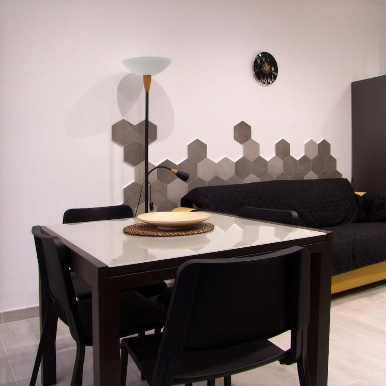Titti's House 2 con pargheggio gratis in garage custodito o libero in strada - Three-Bedroom Apartment - 13