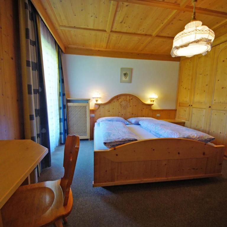 Pension Arnica B&B - Camera Matrimoniale - 4
