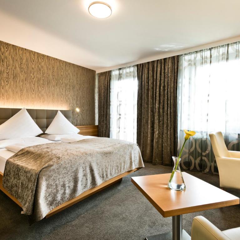 Stadthotel Goldenes Schiff - Deluxe Doppelzimmer - 3