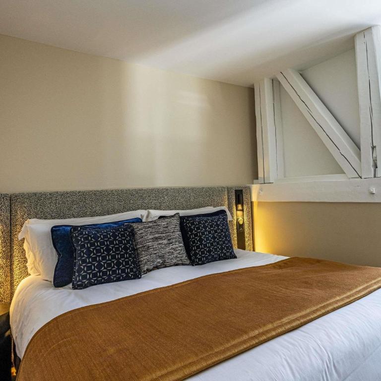 Grand Hôtel La Cloche Dijon - MGallery Collection - Suite Duplex - Lit Queen-Size - Vue - 4