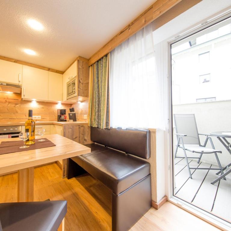 Gästehaus Falkner Ignaz - Apartment mit 1 Schlafzimmer im Untergeschoss mit Balkon und Gartenblick - 10