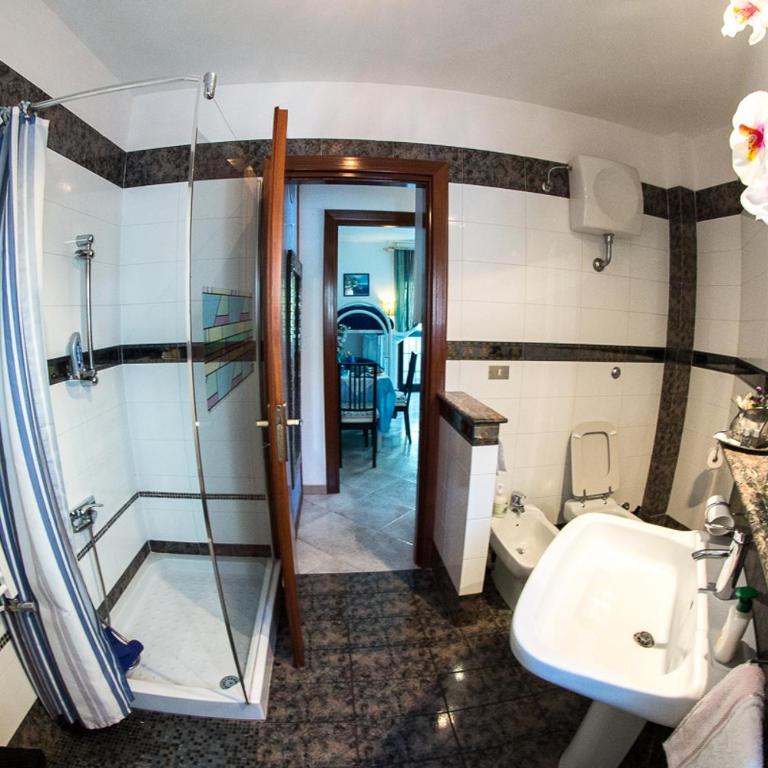B&B Mare E Sole - Camera Quadrupla con Bagno - 4