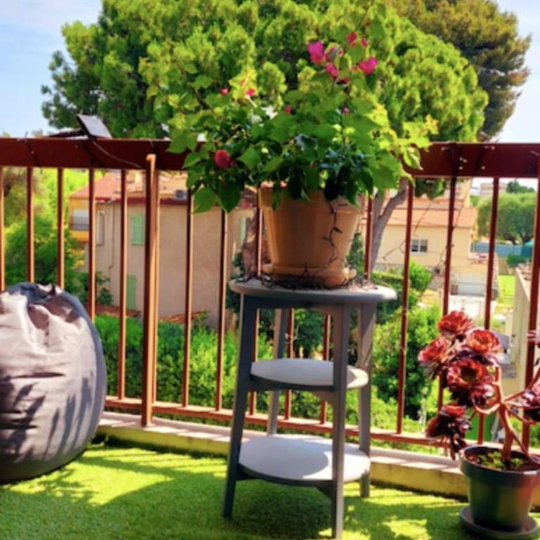 Apartment with balcony 5 minutes walk from the sea - Apartamento - 13