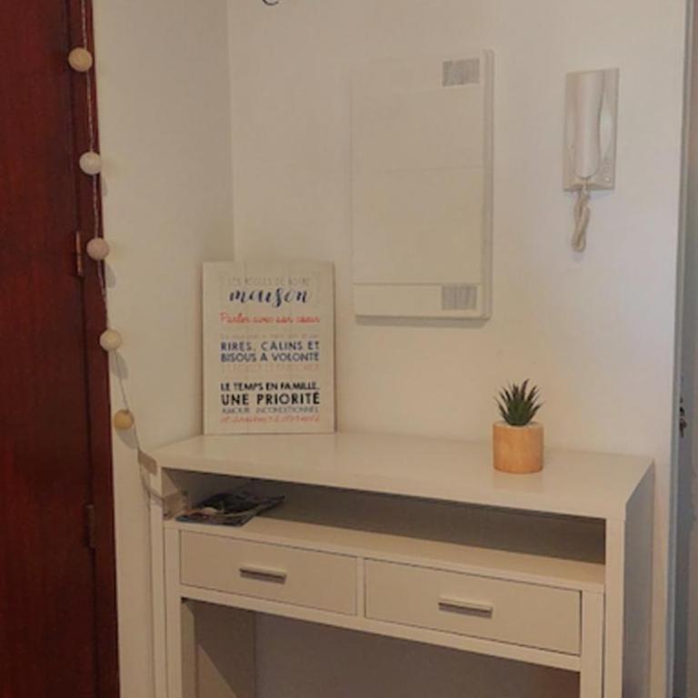 Apartment with balcony 5 minutes walk from the sea - Apartamento - 15