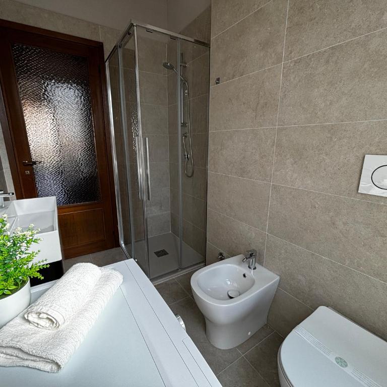 House Montecucco by Holiday World - Two-Bedroom Apartment - 25