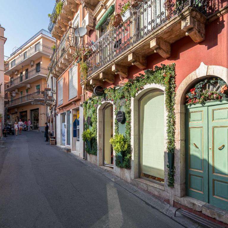 Casa Aurea Taormina - Appartamento con 2 Camere da Letto e Balcone - 1