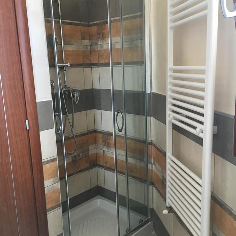 La Piazzetta Guest House - Camera Matrimoniale/Doppia con Letti Singoli con Bagno Privato - 9
