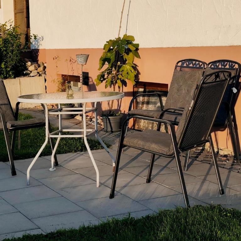Ferienwohnung Trifts l Wallbox l Parkplatz l AusZeit Card - Standard Studio - 67