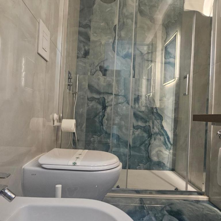 B&B Napoli Centrale Room&Jacuzzi - Camera Matrimoniale Deluxe con Vasca - 18