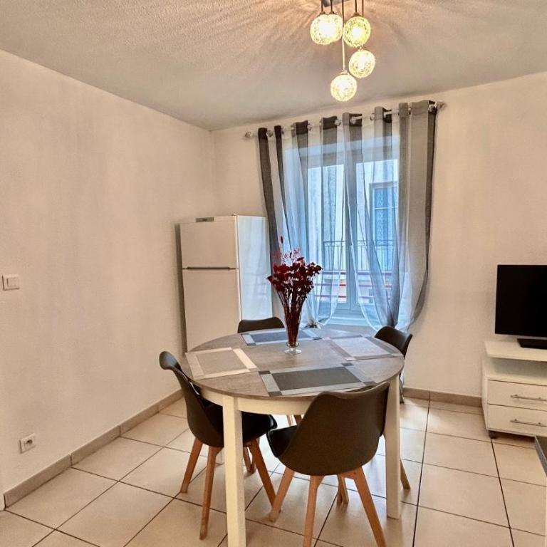 Jolie T3 Dans le parc des Thermes - Appartement 2 Chambres - 11