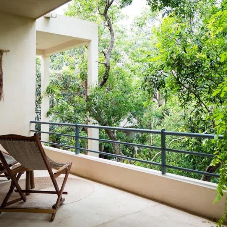 Elegant 3BR Penthouse Haven with Private Rooftop Pool & Jungle Views - Apartamento - 2