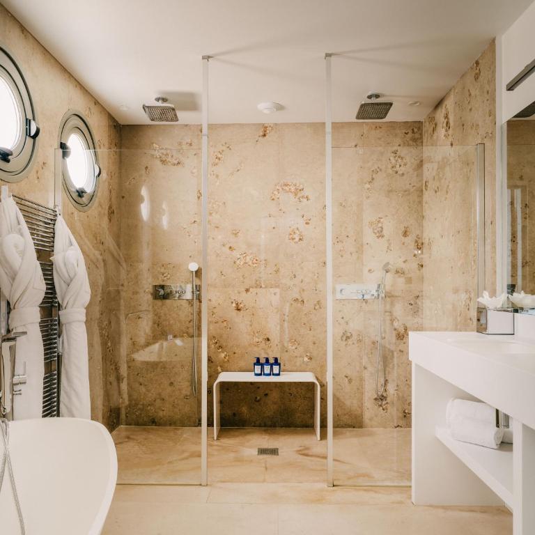 Hôtel Les Roches Blanches Cassis - Suite - Vue sur Mer - 1