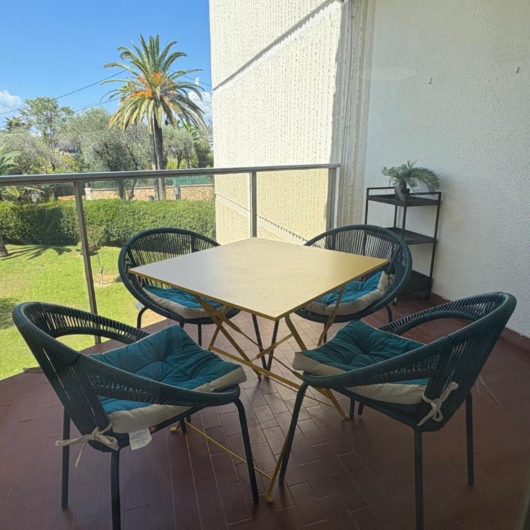 Studio lumineux, terrasse, clim, parking, centre ville - Appartement 1 Chambre - 1