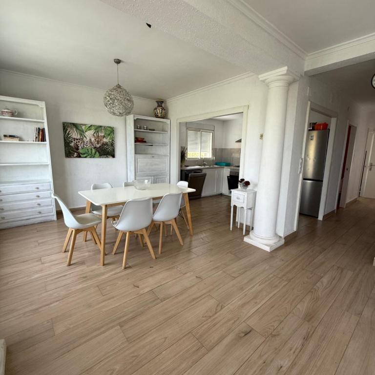 Chalet Denia playa primera linea - Four-Bedroom House - 2