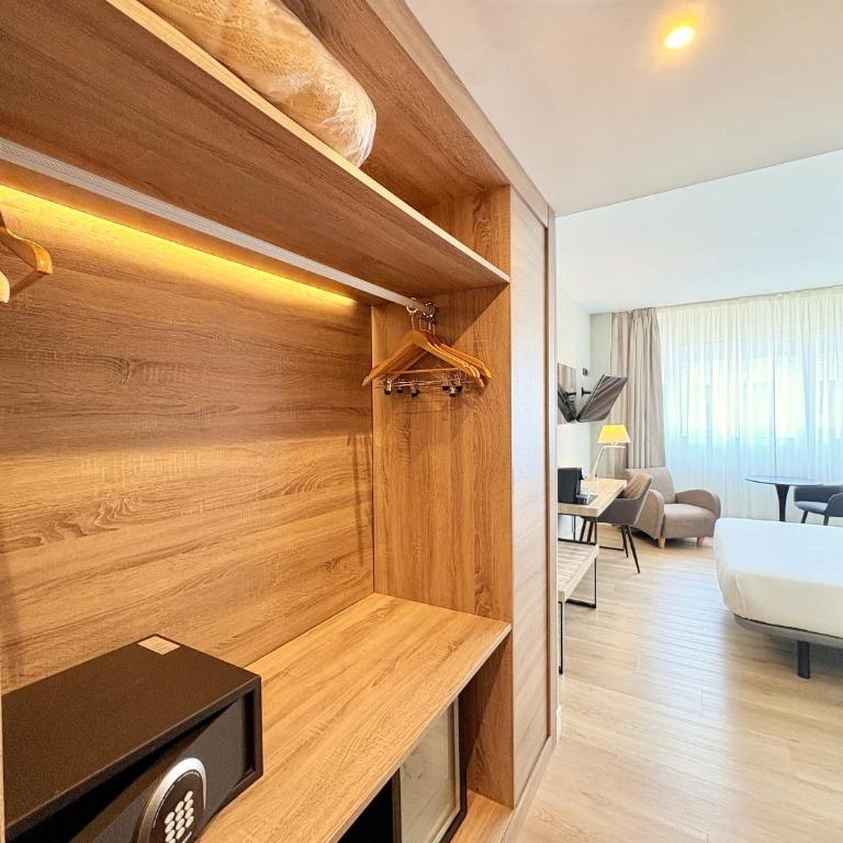 Eurohotel Diagonal Port - Standard Double or Twin Room - 6