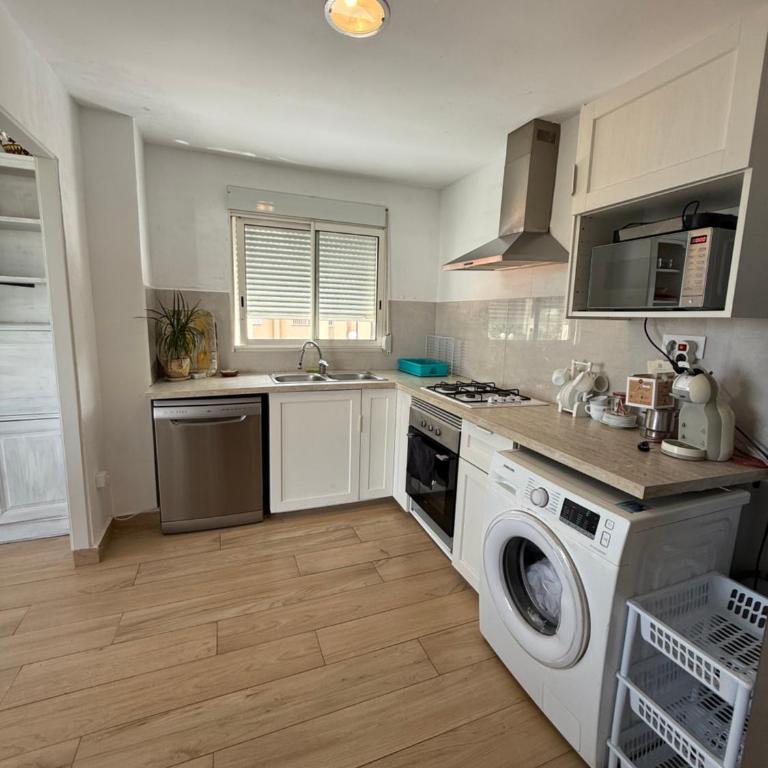 Chalet Denia playa primera linea - Four-Bedroom House - 4