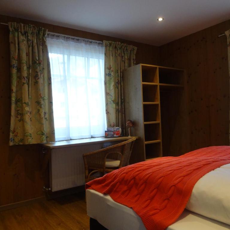 Pension Rosenhof - Standard Doppelzimmer mit Balkon - 3