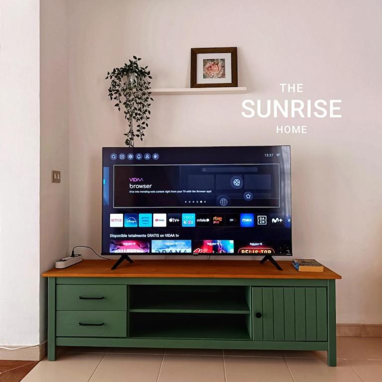 The Sunrise Home Sea views and terrace house with barbecue - Two-Bedroom House - 10