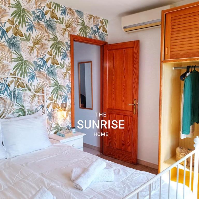 The Sunrise Home Sea views and terrace house with barbecue - Two-Bedroom House - 20