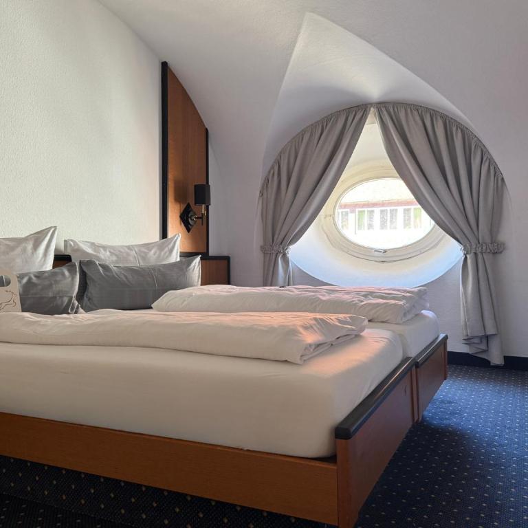 Hotel Goldener Hirsch - Großes Doppelzimmer auf 2 Etagen - 4