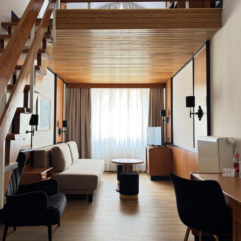 Hotel Goldener Hirsch - Großes Doppelzimmer auf 2 Etagen - 7