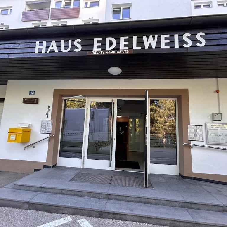 Appartement WOLKE7 byTILLY - Familienfreundliches Alpenzuhause mit Hallenbad, Balkon & Panoramablick hoch oben auf der Gerlitzen - Apartment mit 2 Schlafzimmern und Balkon - 40