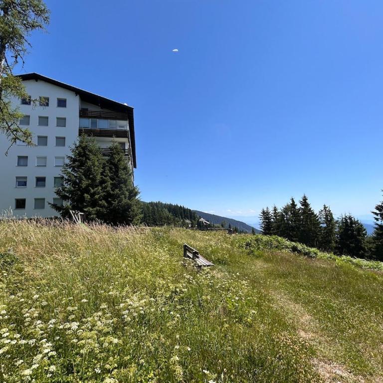 Appartement WOLKE7 byTILLY - Familienfreundliches Alpenzuhause mit Hallenbad, Balkon & Panoramablick hoch oben auf der Gerlitzen - Apartment mit 2 Schlafzimmern und Balkon - 39