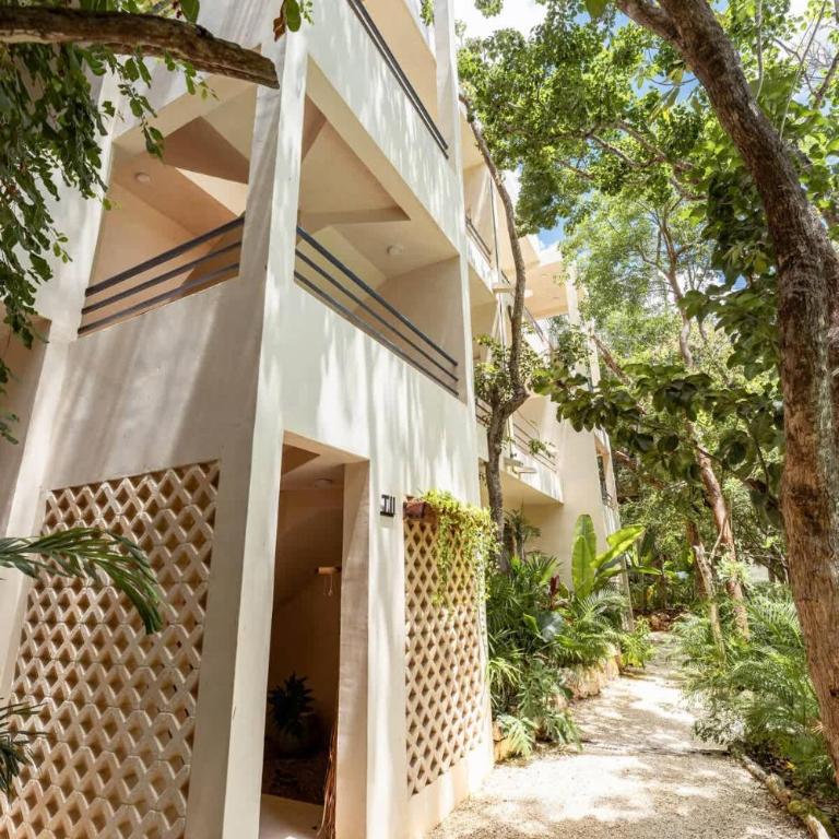 AHAL Holistika 9BR Jungle Sanctuary with Private Rooftop & Plunge Pools - Apartamento - 42
