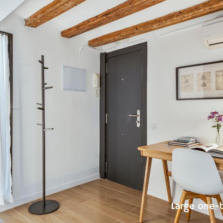Inside Barcelona Apartments Esparteria - Large One-Bedroom Apartment - 4
