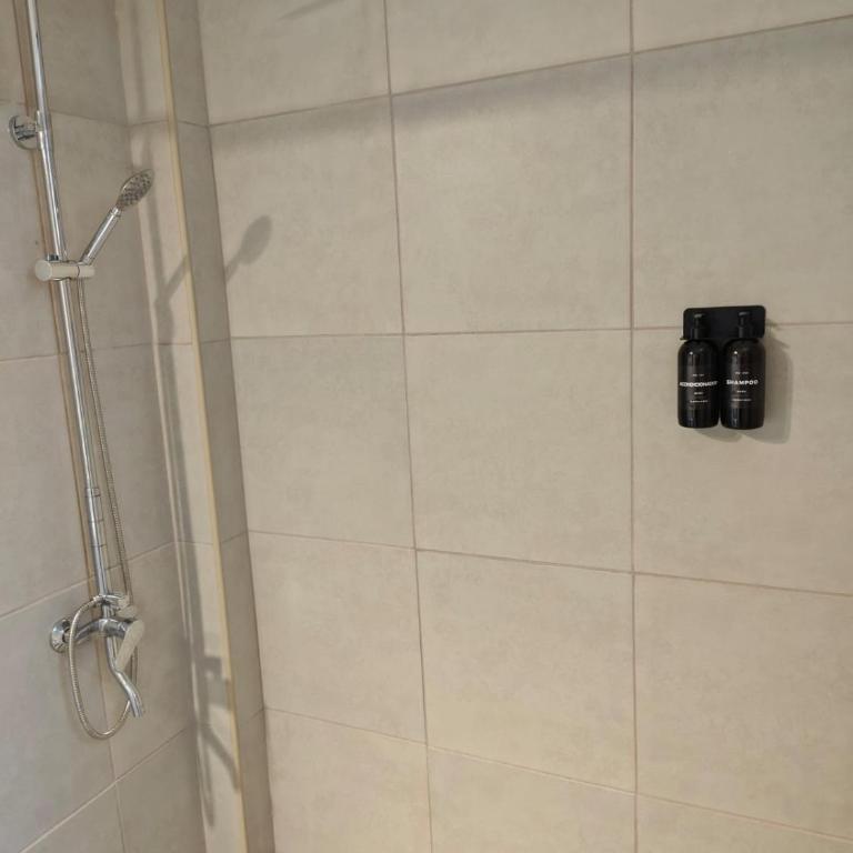 4 ambientes a 3 cuadras de la playa con parrilla y cochera - Totalmente renovado!! - Three-Bedroom Apartment - 37