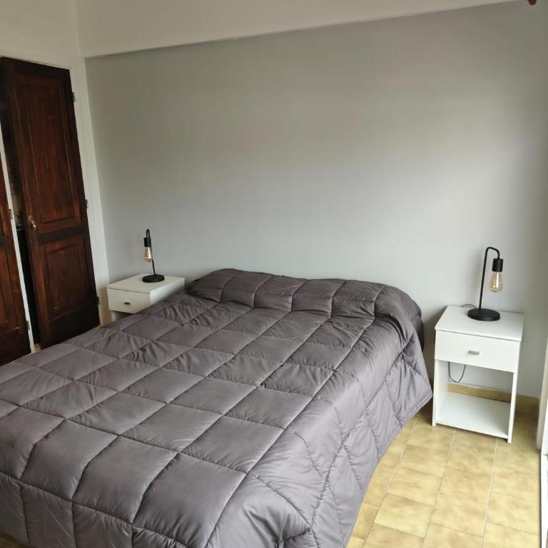 4 ambientes a 3 cuadras de la playa con parrilla y cochera - Totalmente renovado!! - Three-Bedroom Apartment - 26