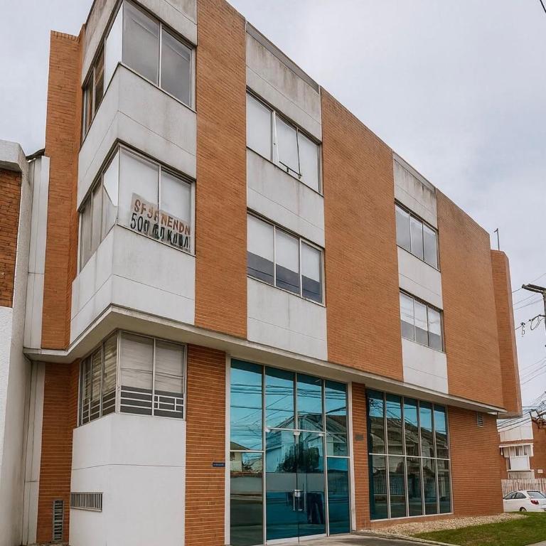 Aparta estudio al Norte de Bogotá - Apartamento de 1 dormitorio - 10
