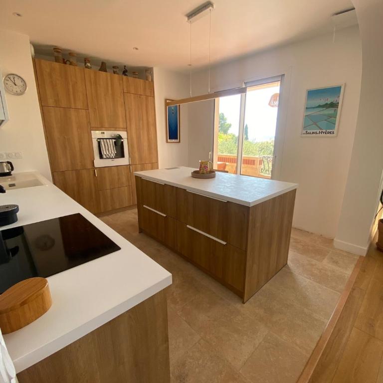 Haut de Villa classé 3 étoiles de 90m2, terrasse vue mer, plages à 5min - Appartement 3 Chambres - 10