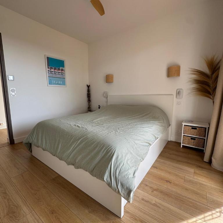 Haut de Villa classé 3 étoiles de 90m2, terrasse vue mer, plages à 5min - Appartement 3 Chambres - 12